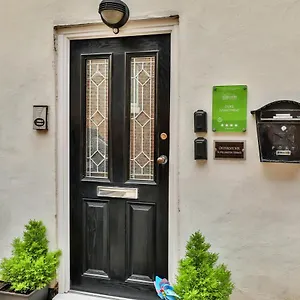 Finest Retreats - Oystercatcher , Whitby United Kingdom